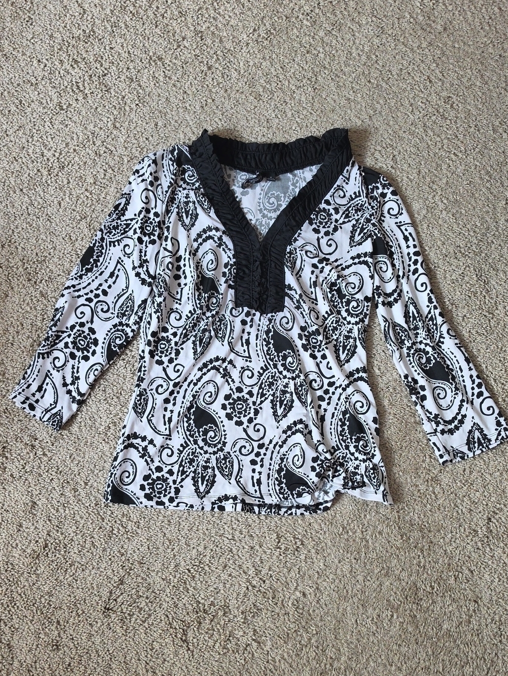 Essentials by Milano Black & White Paisley Ruffled V-Neck Blouse